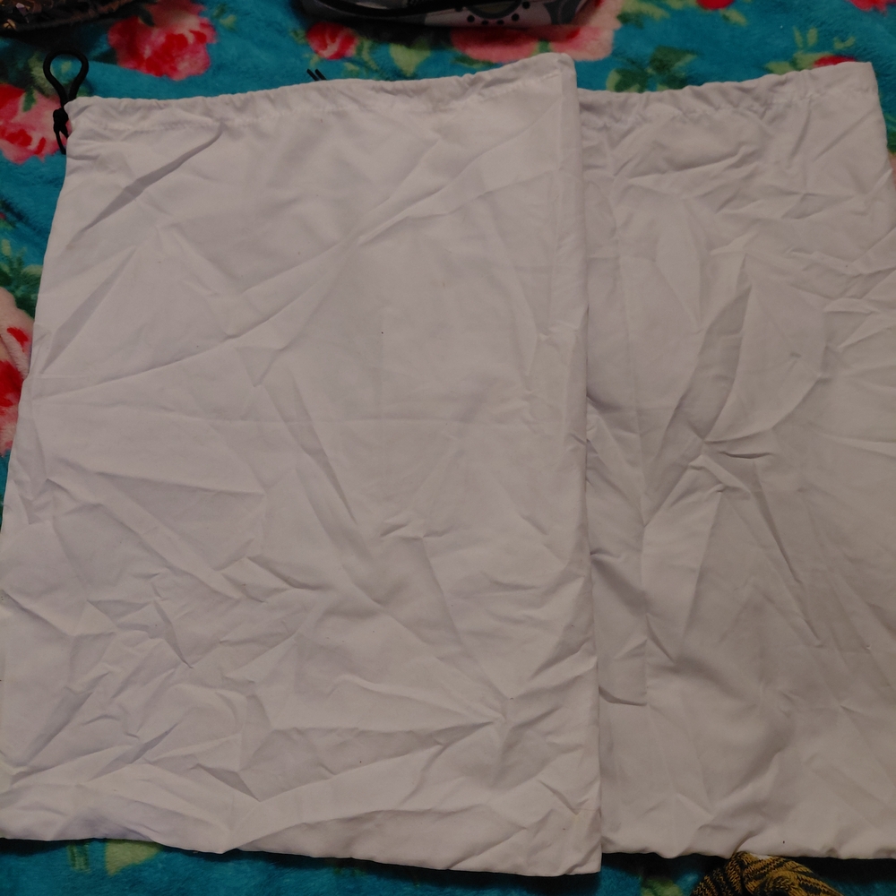 Jordan White Toiletry Bag - Picture 7 of 9